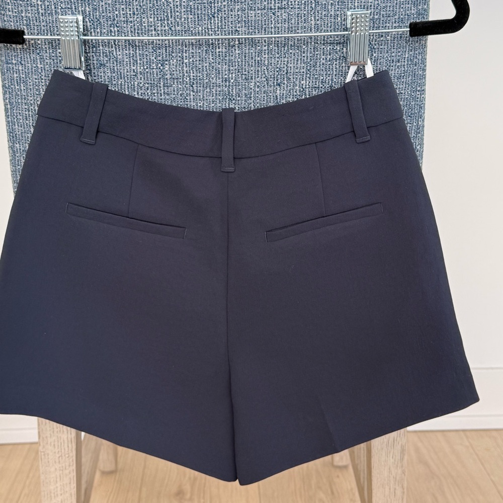NWOT Aritzia Effortless Shorts - Mini Crepette | Size 2 - Picture 14 of 15